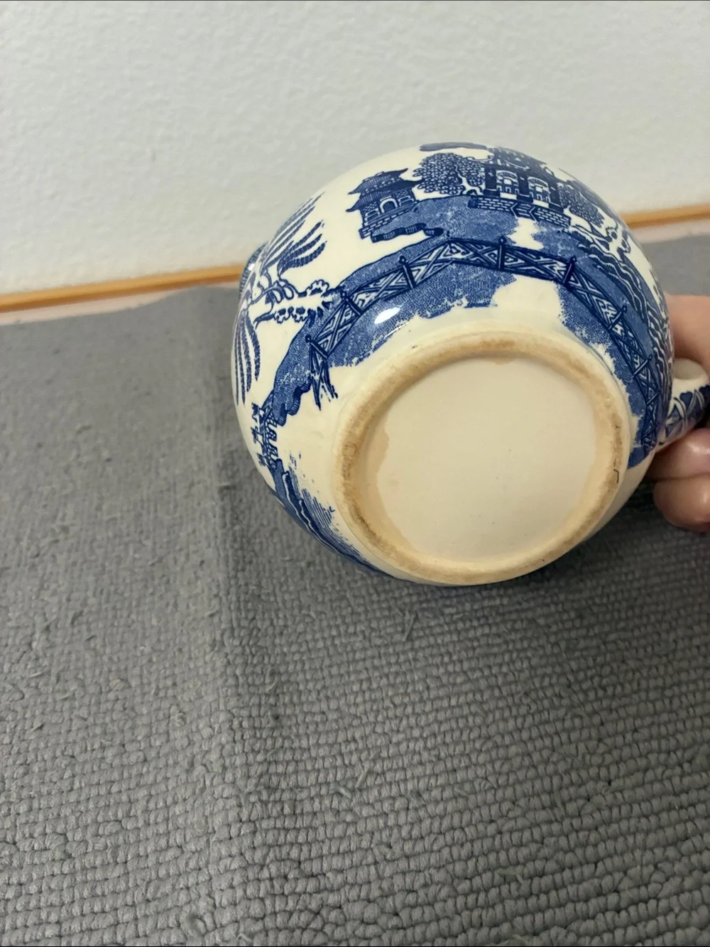 Vintage Blue willow transfer where picture. Good condition.